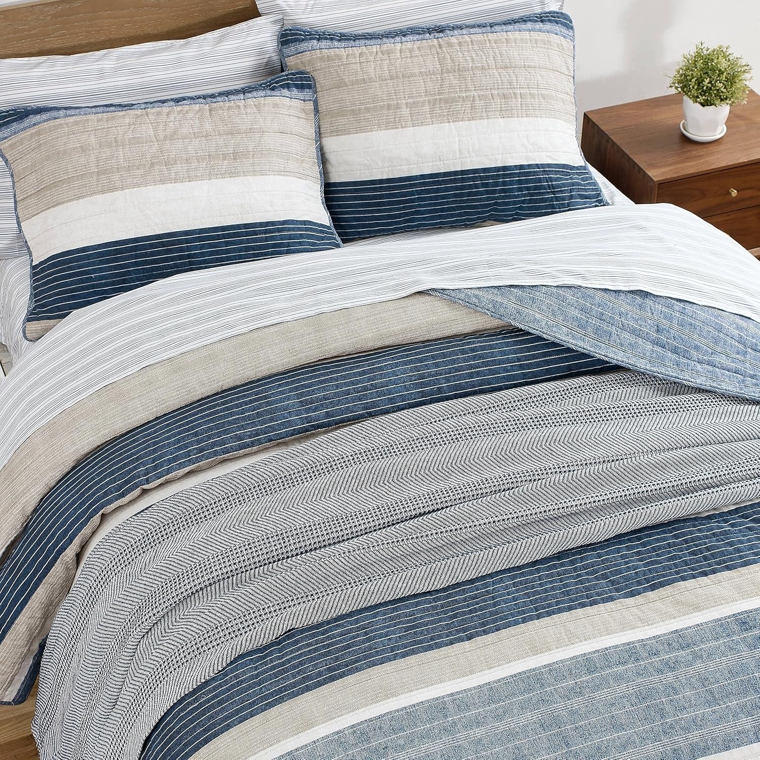 image:imageNautica Queen Quilt Set Reversible Bedding with Matching Shams Stripe Room Decor Lightweight Bed Set College Dorm Room Essentials Ridgeport BeigeRidgeport Denim