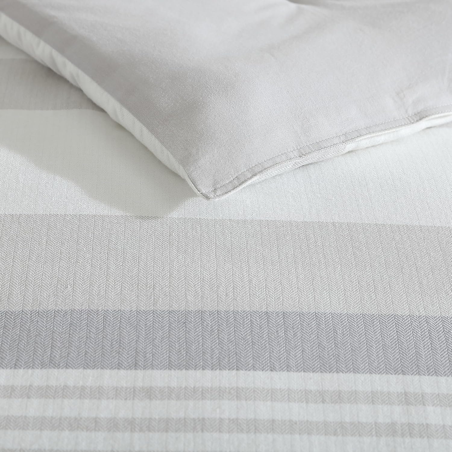 image:imageNautica Twin Comforter Set Reversible Cotton Bedding with Matching Sham MediumWeight Dorm Essentials OekoTex Certified Fairwater BlueLight GreyWhiteDark Grey