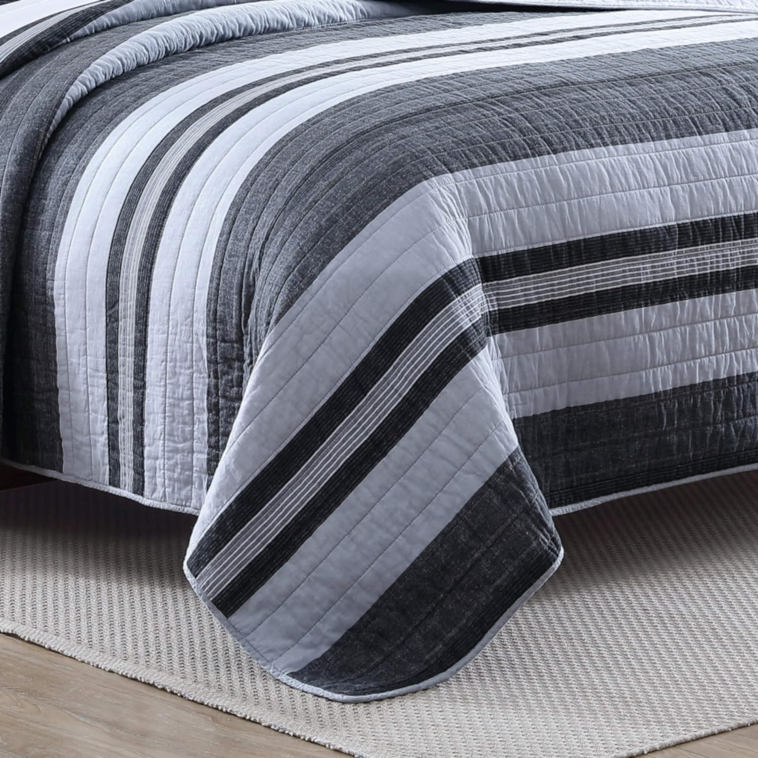 image:imageNautica Twin Quilt Set Cotton Reversible Bedding Cozy Home Decor amp Dorm Room Essentials Ardmoore Grey TwinQueen