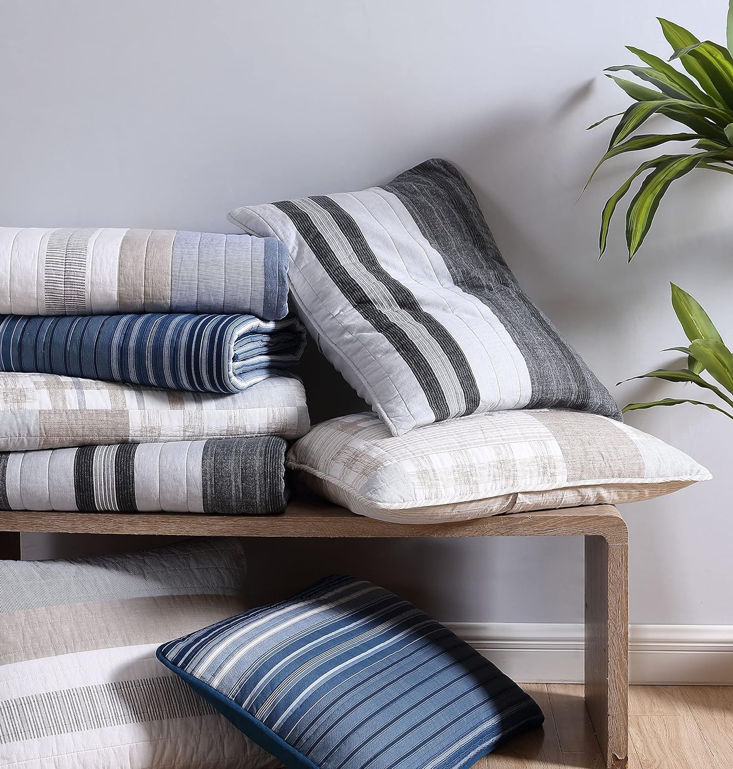 image:imageNautica Twin Quilt Set Cotton Reversible Bedding Cozy Home Decor amp Dorm Room Essentials Ardmoore Grey TwinQueen